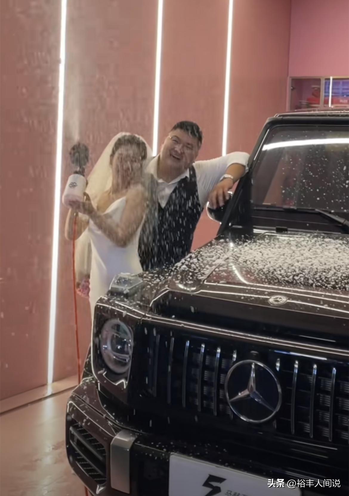 猴哥七夕节收奢华礼物！妻子花135万送豪车，还准备了香薰浴