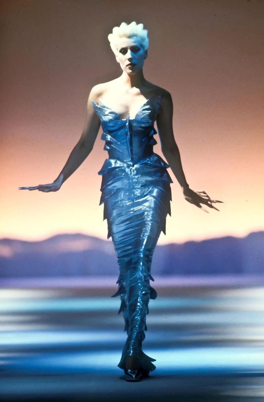 BLACKPINK全员上身的品牌究竟什么来头？