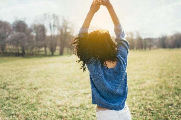 34岁女子花20万试管生娃,34岁女人花20万试管生下女儿