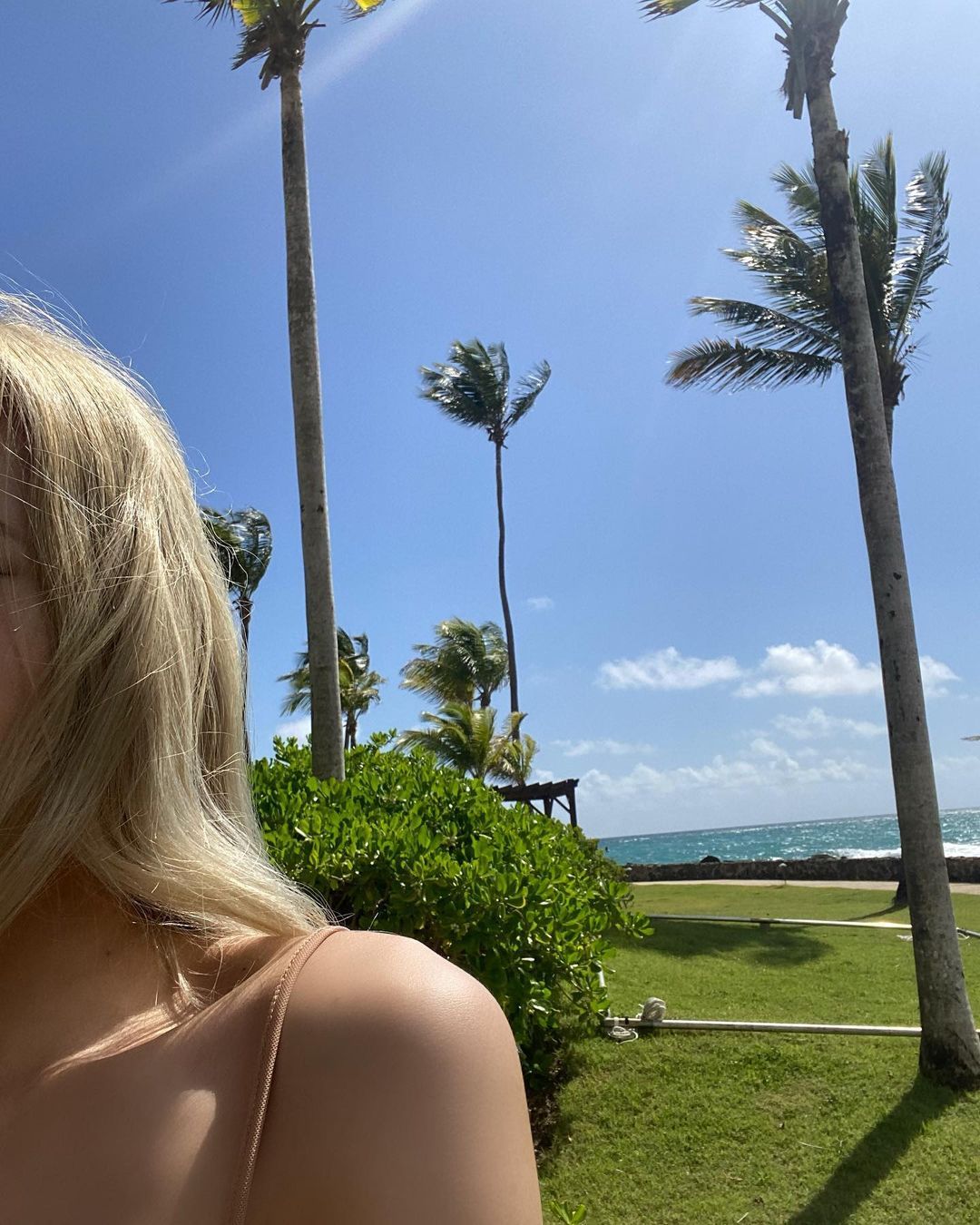 韩国女子组合momoland小黄毛,韩国女团momoland妍雨饭拍