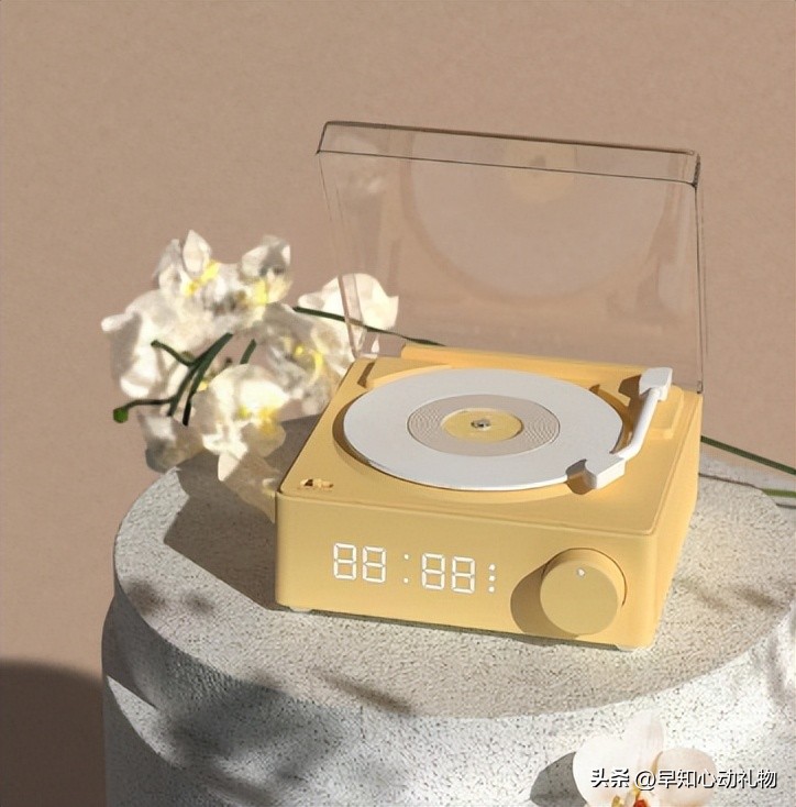 女朋友妈妈过生日送什么礼物,刚交的女朋友过生日送什么礼物