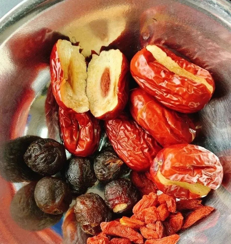 夜间吃什么食物补气血最好,补气血吃什么食物最好最有效果