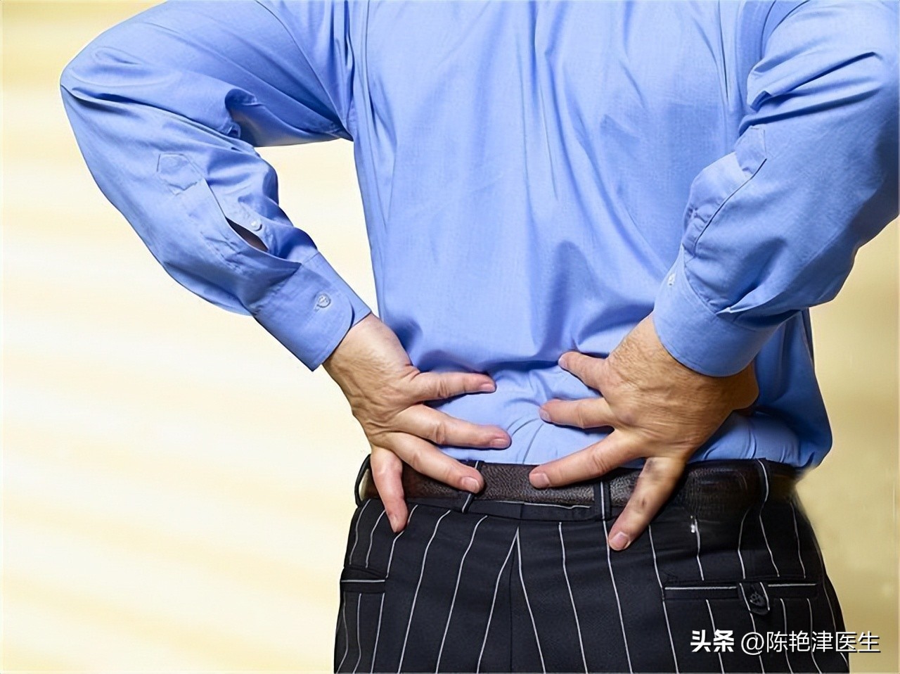 体检查出肾结石怎么办？医生：2个方法，或能让肾结石离开身体