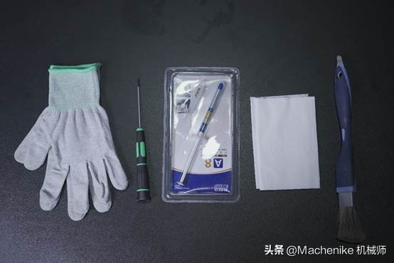 机械师17.3寸笔记本拆后盖,机械师i9游戏本测试