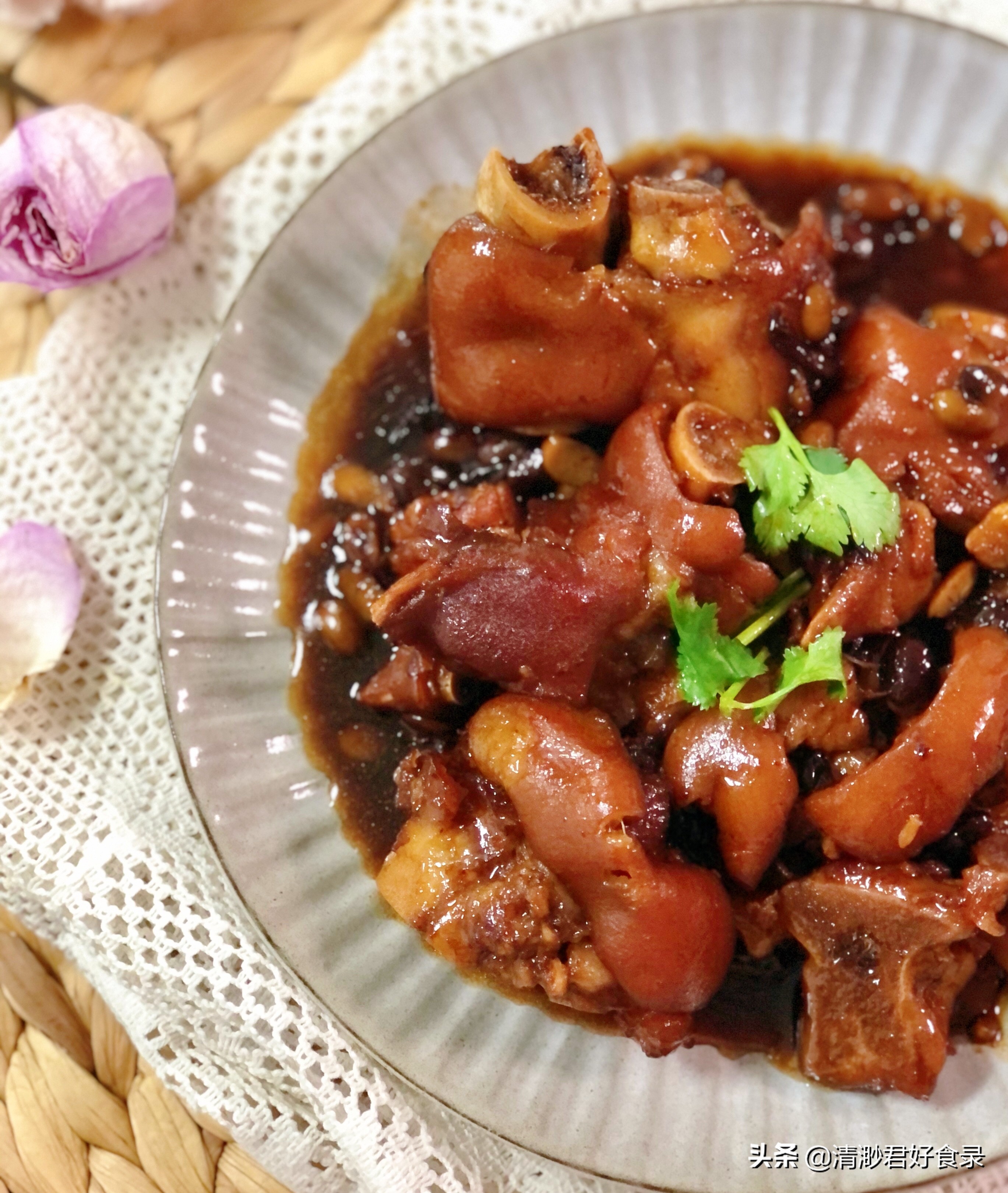 82岁奶奶用“长寿豆”炖猪蹄，教我不要乱加调料，吃一次忘不了