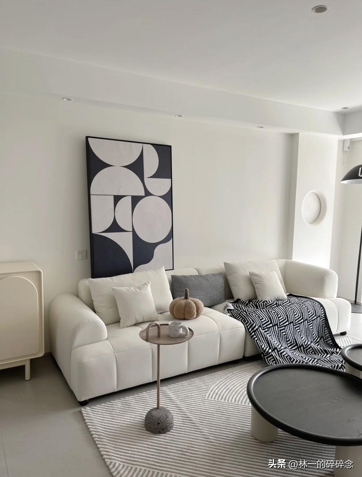 90后夫妇拒绝“过度装修”,把135㎡家装得堪称教科书,太高级了