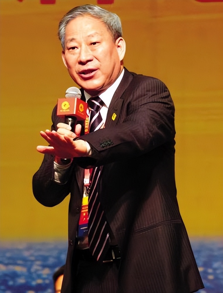 江苏首富严介和：坐拥3000个工业园，年入6738亿，他是如何做到的