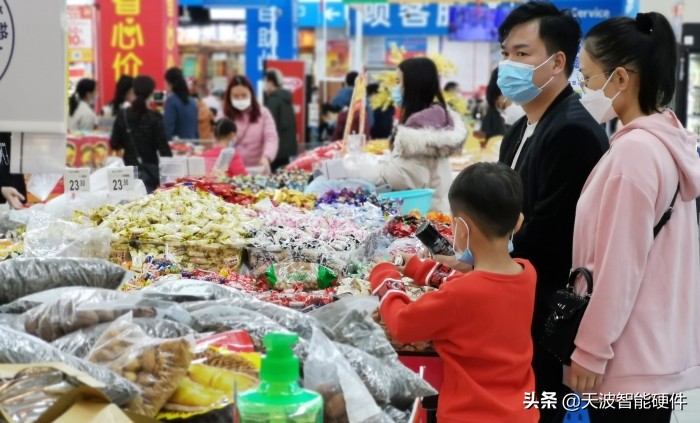 春节消费旺季将至，商场超市如何用通道式收银机减少排队结账？