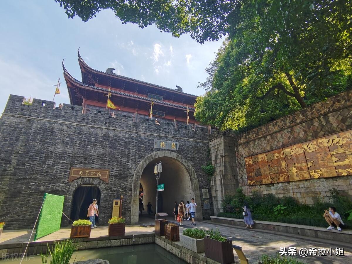 去杭州旅游必去哪些景点,杭州旅游的十大必去景点推荐