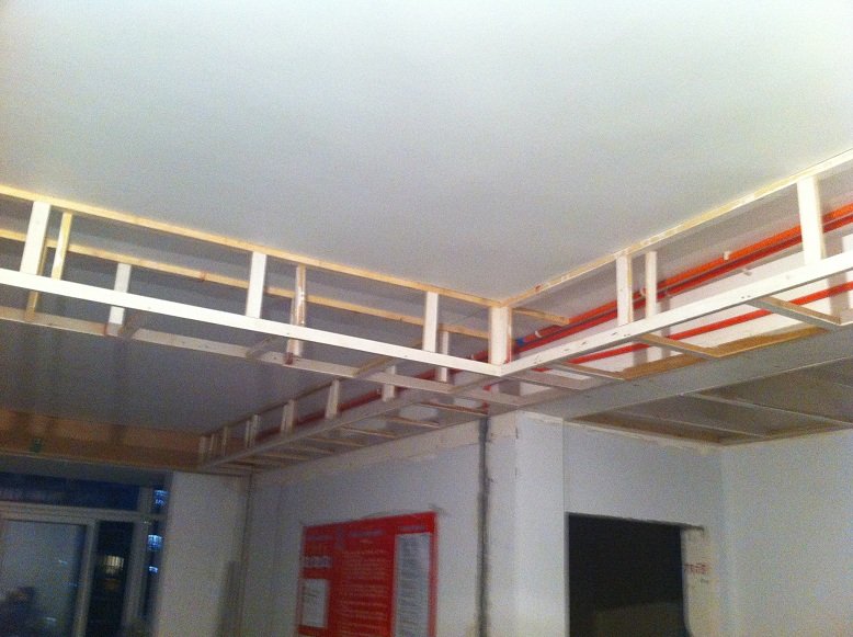 装修吊顶用木龙骨好还是轻钢龙骨,石膏吊顶木龙骨好还是轻钢龙骨好