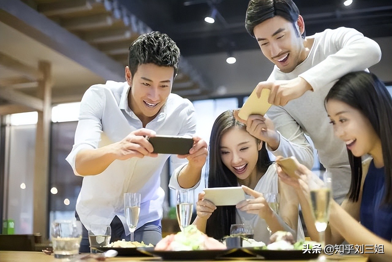 一张图看懂年轻人为什么不换手机,年轻人不换手机了