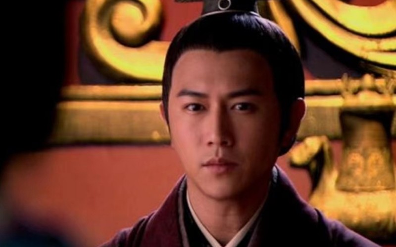 历史上皇帝请大臣吃饭,皇帝让大臣吃饭却不给筷子