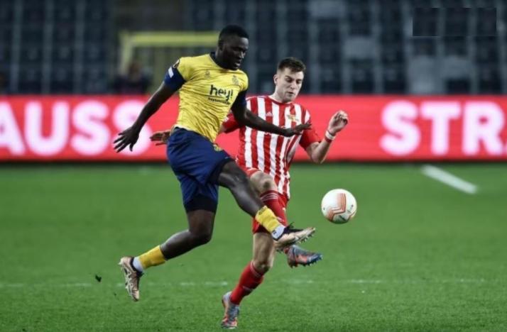 英超阿森纳1-2遭埃弗顿补时绝杀,英超首轮阿森纳爆冷