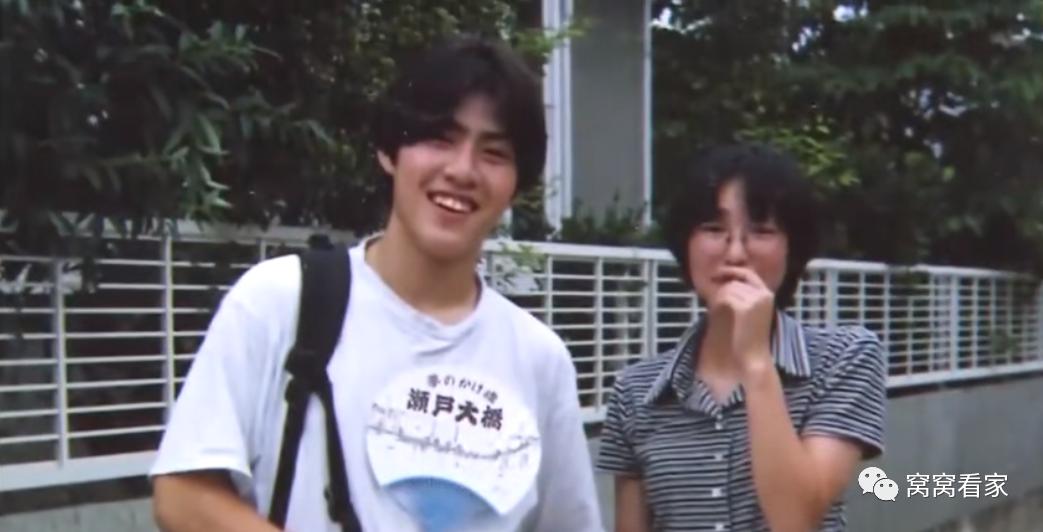 蜗居在16m²的小房子只为白嫖迪士尼烟花!一家四口家装7处机关