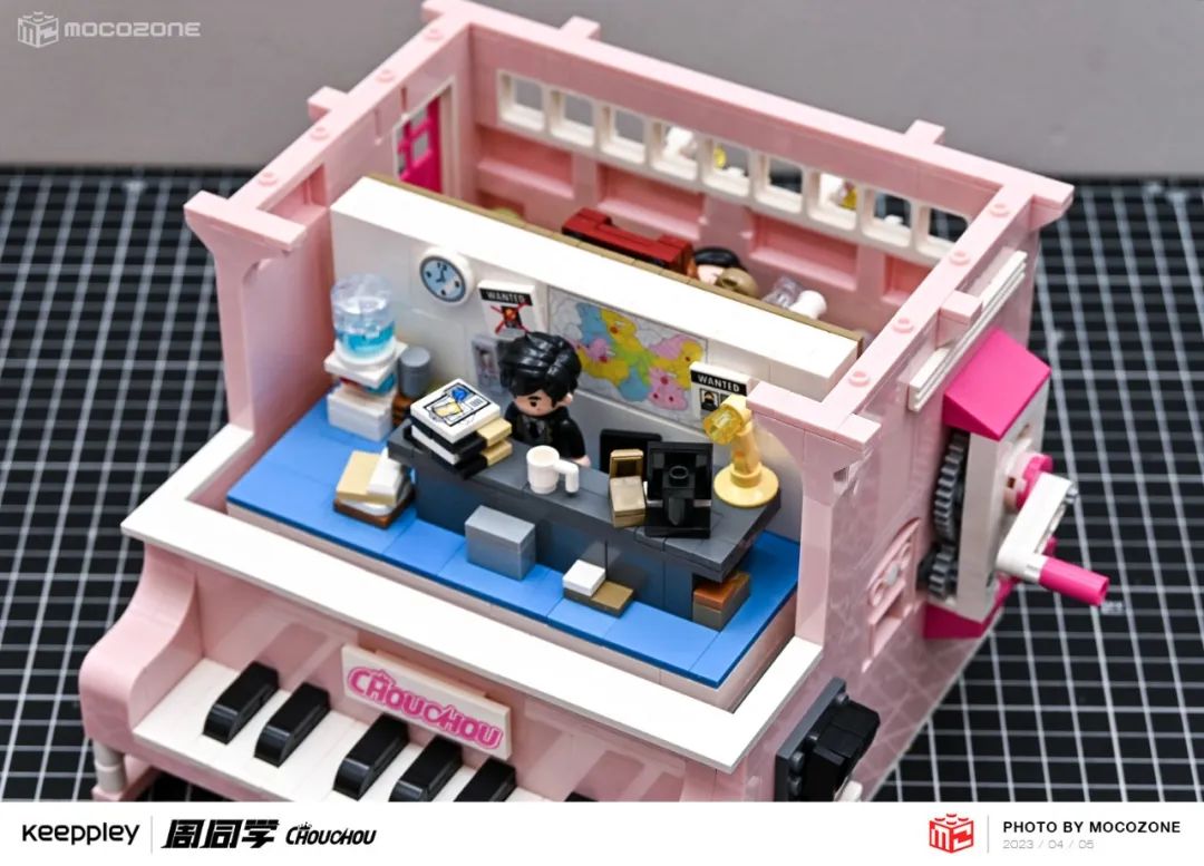 【积木测评】旋转的场景变换！周杰伦首款积木套装很有趣