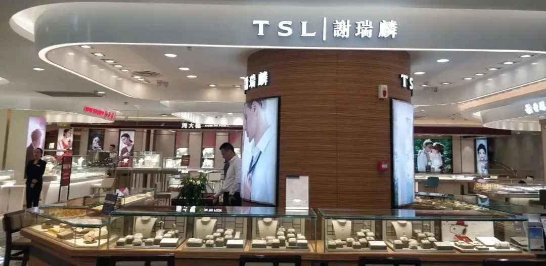 英国零售巨头再次增持HugoBoss；杭州大厦店庆销售额创新高…