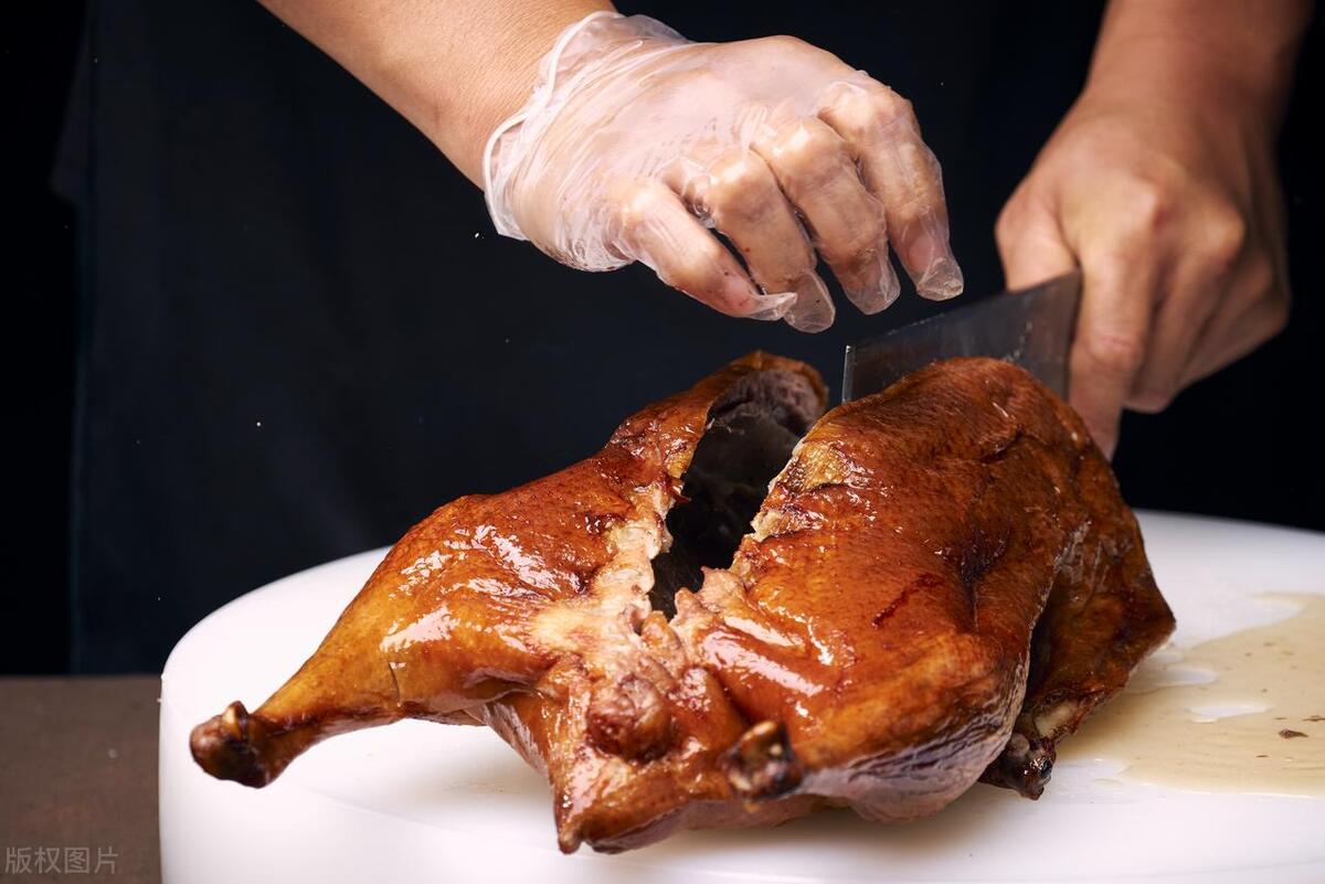 腊鸭肉怎么焖好吃又嫩,鸭脯肉怎么烧会嫩一点