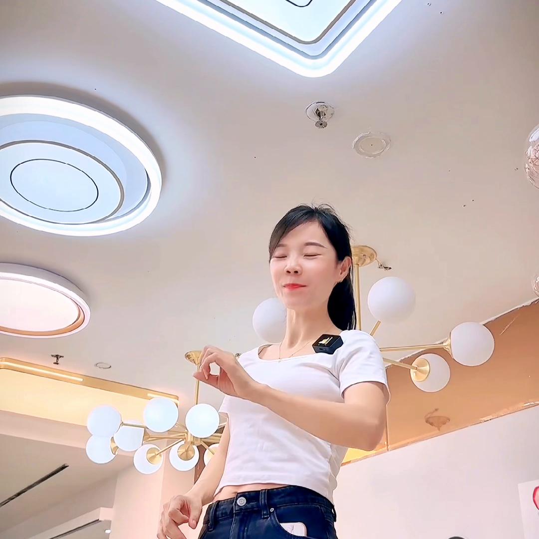 想要买一款质量好的吸顶灯！一定要找对源头灯具工厂#客厅