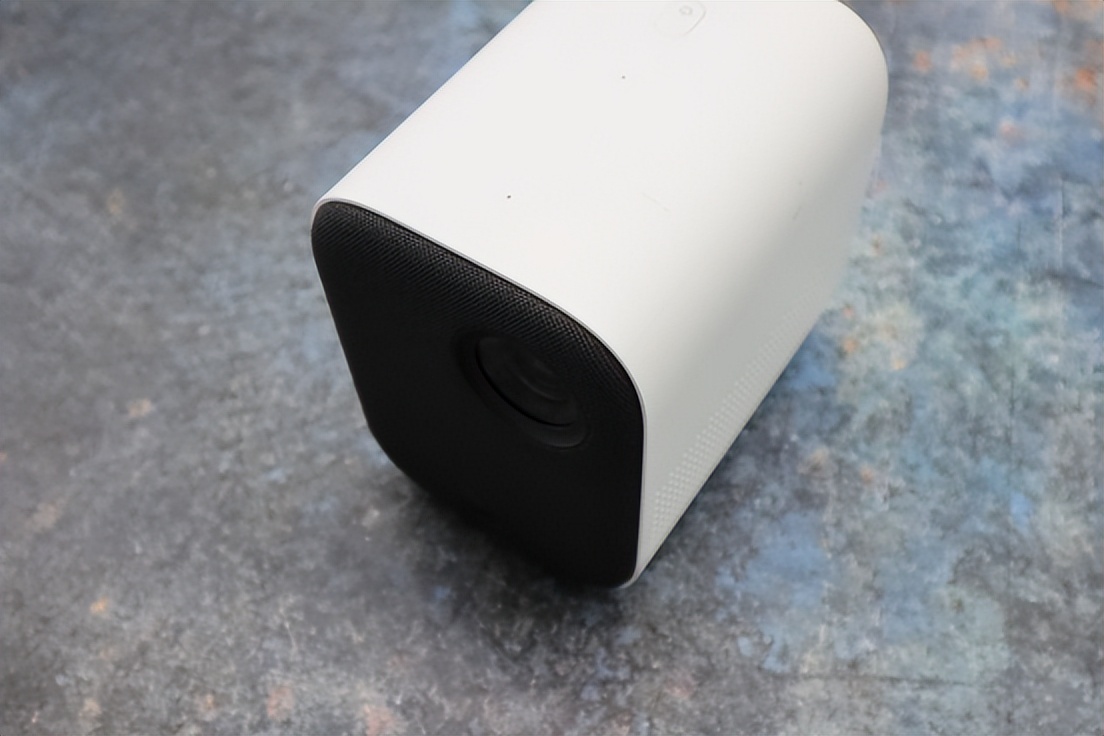 哪个牌子的投影仪性价比最高,哪个品牌投影仪性价比最高