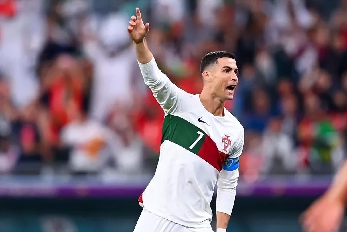 c罗或加盟利雅得胜利比赛,c罗刚加盟皇马的第一球