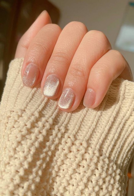 美拉德风2023爆款美甲,2023款秋季显白美甲