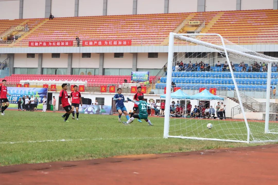 足够精彩栏目,足够精彩足球海报