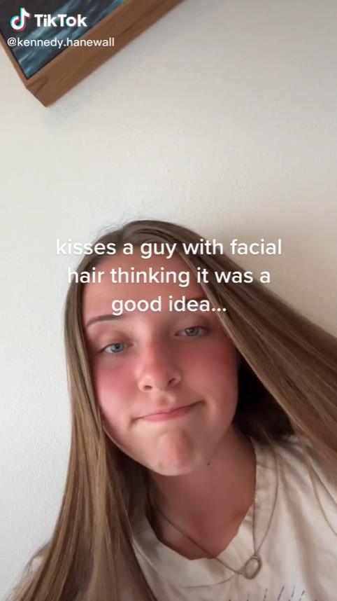 澳洲妹子和男友接吻,澳大利亚女子与男友接吻