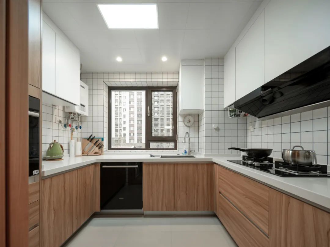 北京夫妻的120㎡新家火了，全屋刷大白墙，却有藏不住的高级感