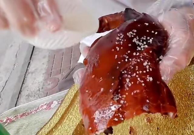 海南脆皮烧猪四十斤左右批发,在海南700元一只烤乳猪