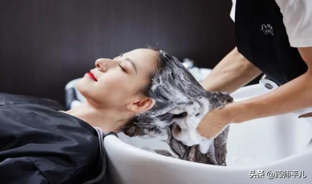 吃什么食物可以帮助头发由白转黑,如何保养头发关于头发的养生知识