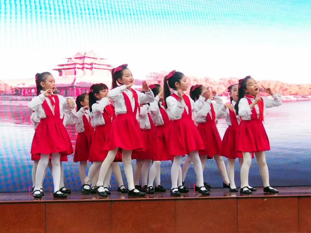 教育温暖的瞬间,一分钟看懂成都教育