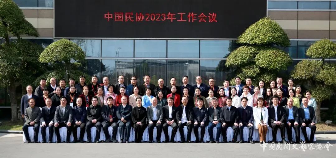 为精神文明建设凝心聚力,为中华民族伟大复兴凝心聚力