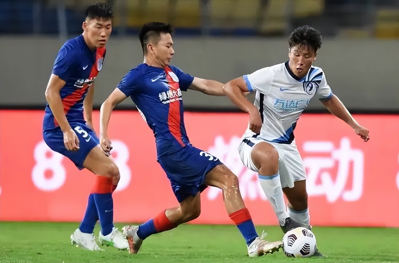 国字号核心或驰援申花！未来将接班曾诚挑大梁，能力已获球迷认可