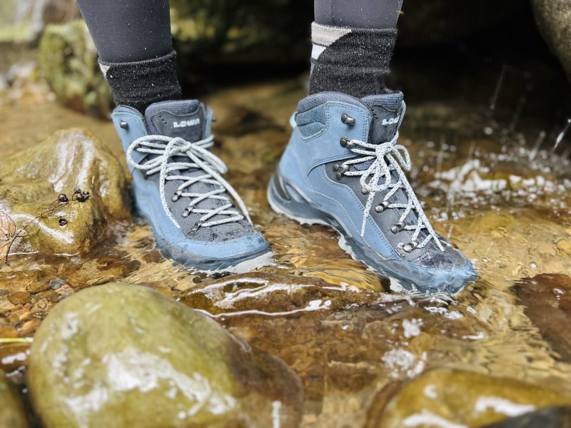 lowa登山鞋换底对比图片,lowa登山鞋正品鞋盒