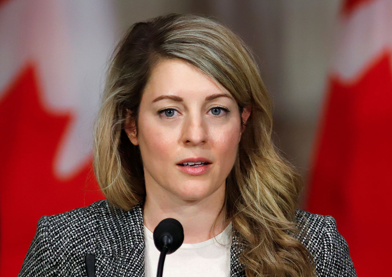 中国外长向美方重申红线，加拿大冲到第一线，宣布驱逐我外交官