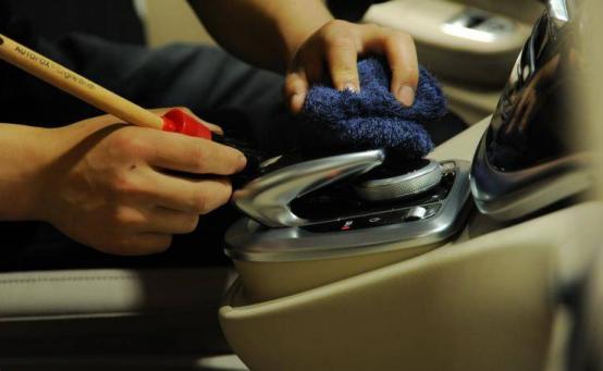 汽车怎样去残留的香水味,车载香水去除异味