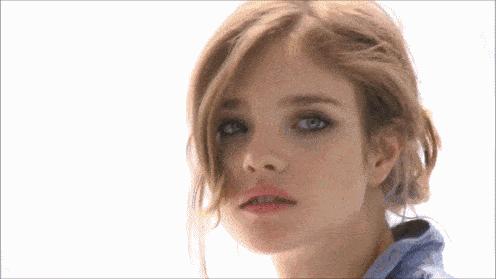 除了美貌，传奇为什么总发生在她身上？