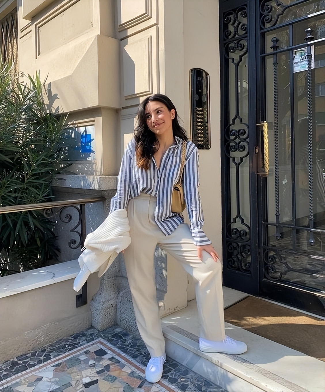 夏季蓝色搭配高级感,高级感蓝色夏季