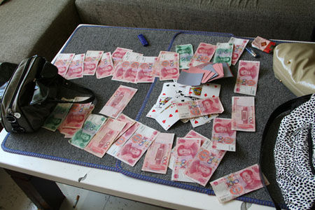 女子赌博被哥哥打,赌博输钱被哥哥暴打