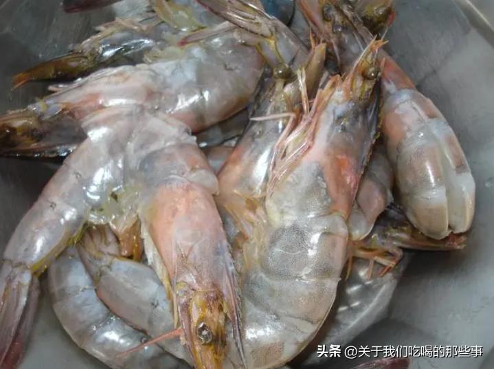 挑选大虾是挑弯的还是直,买大虾弯的好还是直的好