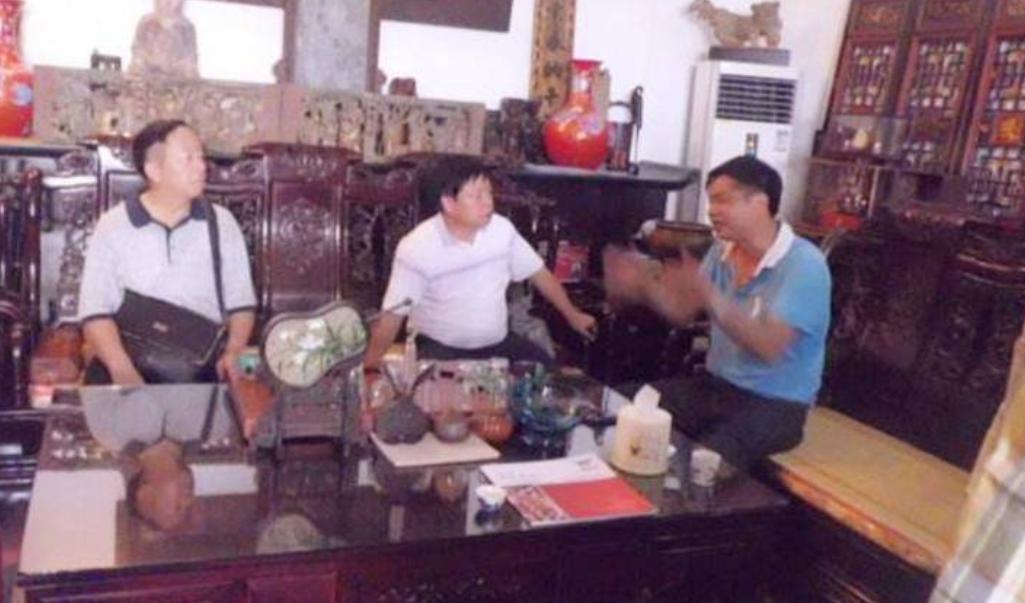 广西男子造出15米根雕雄狮,富商出价300万被拒,如今烂在手里