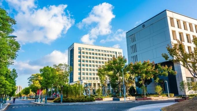 走出著名创业投资人，多位董事长！近日，上海这所高校获评*级A**！