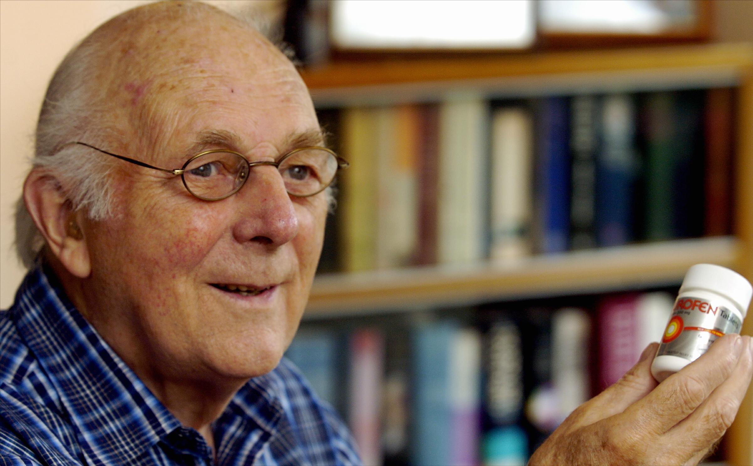 拯救“小阳人”的布洛芬怎么来的？发明者3年前去世，没从中获利