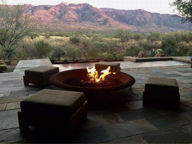 79个难得一见照片，飞机释放烟雾弹，逃票的女乘客，飞翔的蝙蝠