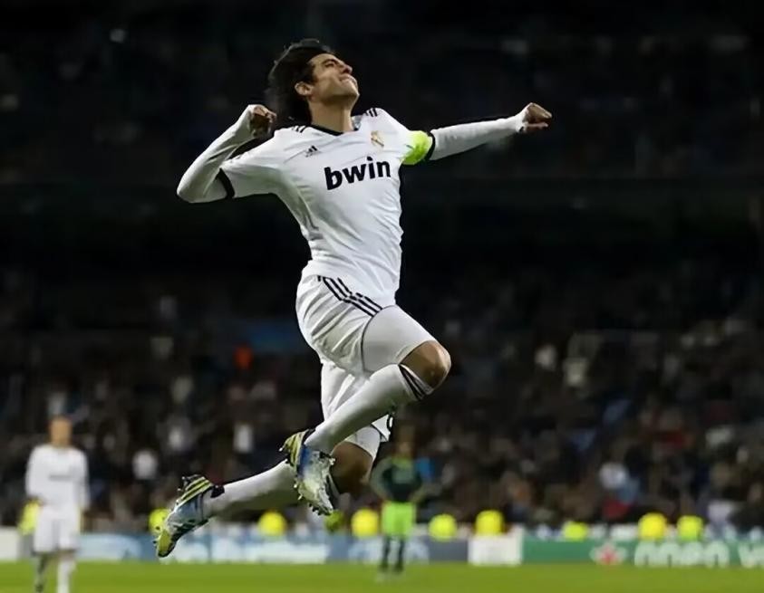 卡卡前妻卡洛琳个人资料,卡卡前妻卡洛琳最新美照