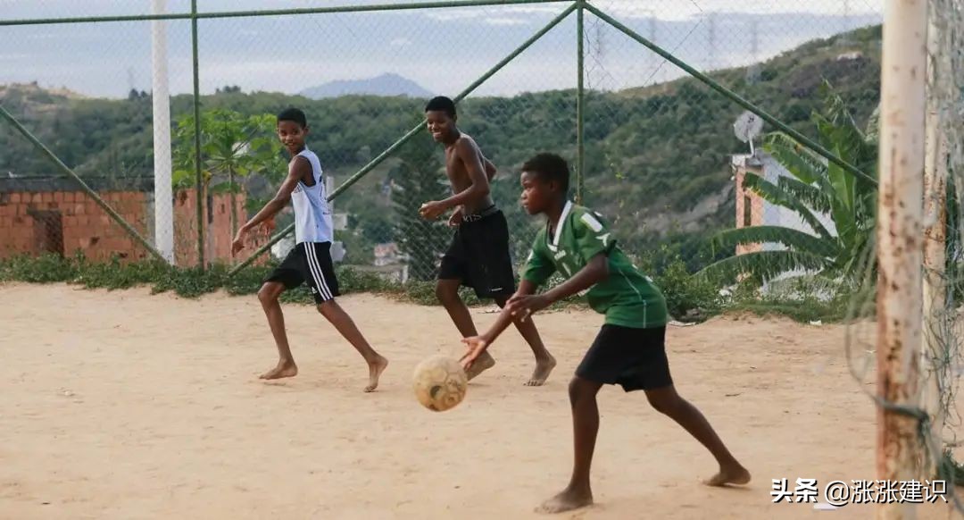 分析一下中国足球的现状和问题,近年来中国足球饱受诟病的原因