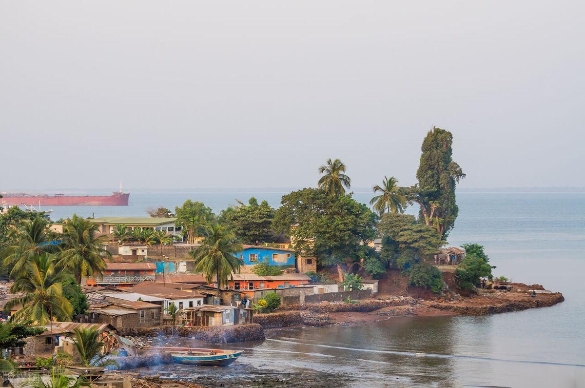 船到丹麦船员体会当地人的生活,去塞拉利昂