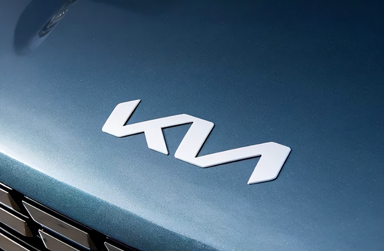 起亚全新狮跑上市,起亚全新一代狮跑车型渲染图曝光