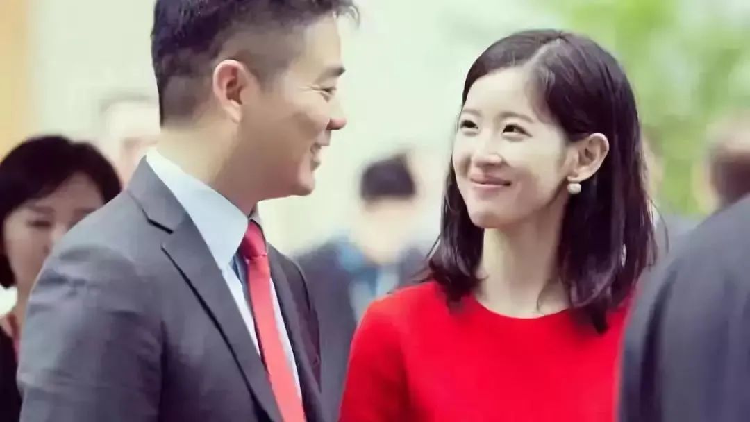 同样都是嫁入豪门差别怎么那么大,田朴珺与章泽天