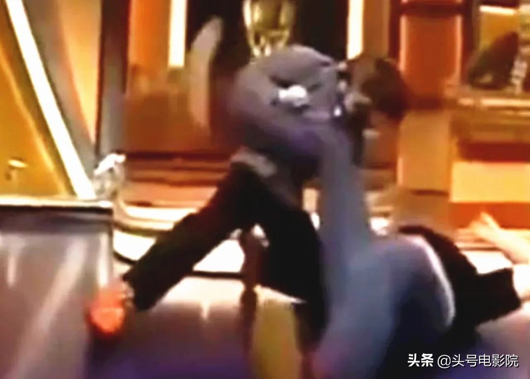 周星驰爱国么,周星驰爱国言论